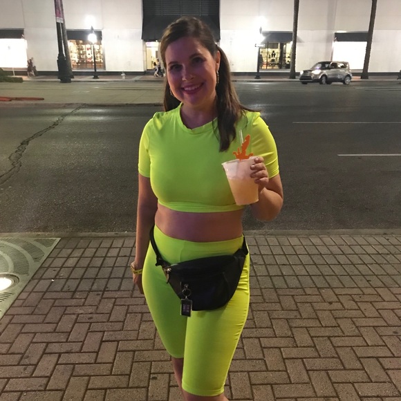 Meet your Posher, Fallon - Picture 3 of 7